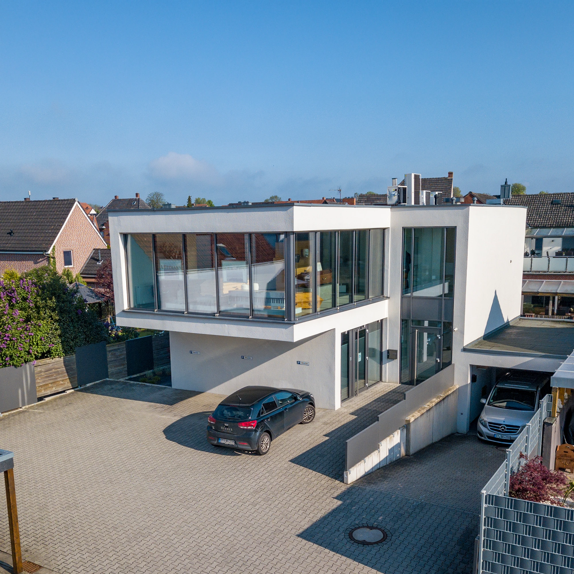 Außenansicht des Gebäudes der Bestattungshilfe Lüttmann in Rheine